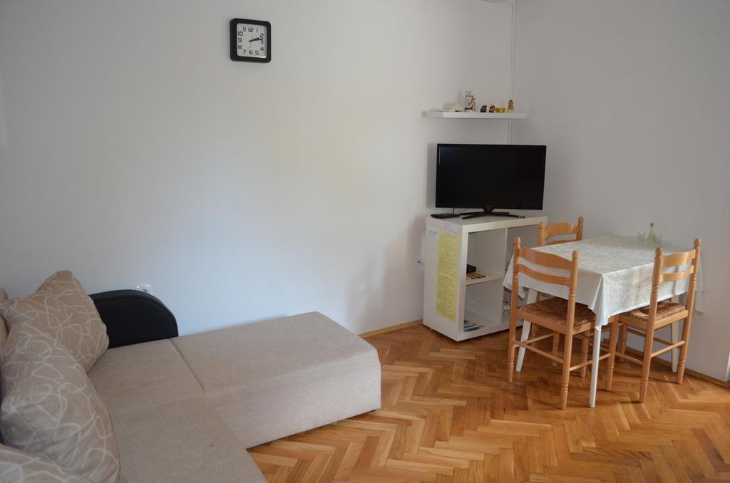 Apartments Sersic Baska الغرفة الصورة
