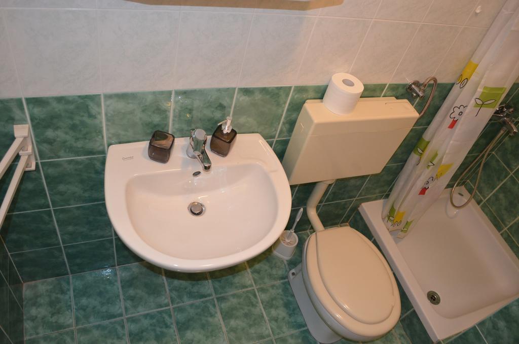 Apartments Sersic Baska الغرفة الصورة