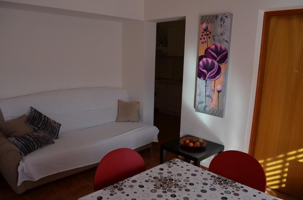 Apartments Sersic Baska الغرفة الصورة